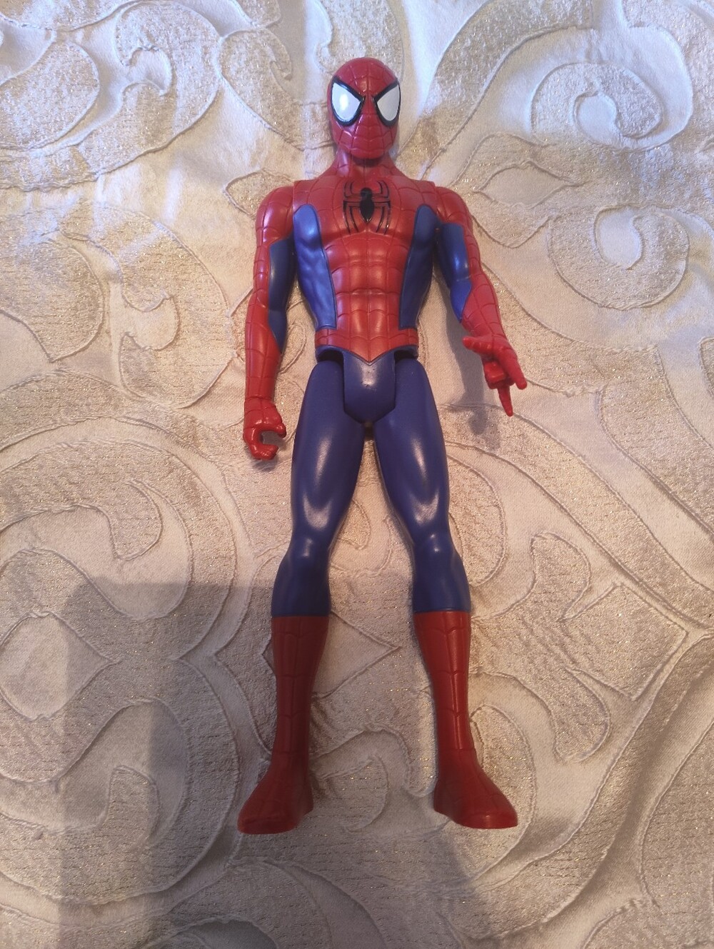 Hasbro Marvel The Avengers: Endgame Titan Hero Spider-Man Action Figure
